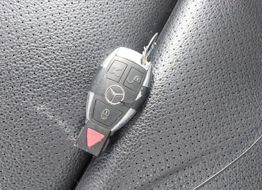 Photo 11 of 2015 Mercedes-benz C 300 4MATIC/LUXURY 4MATIC/SPORT 4MATIC (VIN 55SWF4KB6FU042146)