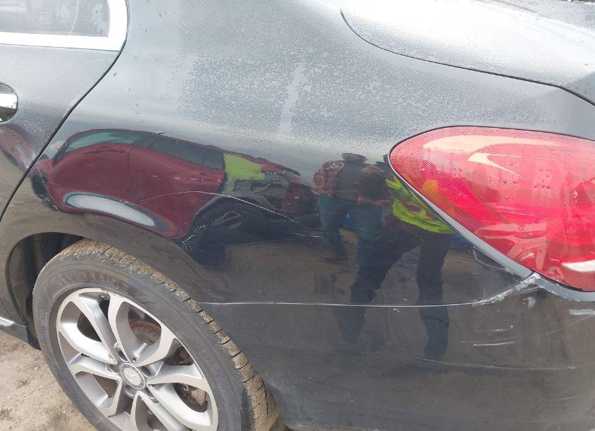 Photo 18 of 2015 Mercedes-benz C 300 4MATIC/LUXURY 4MATIC/SPORT 4MATIC (VIN 55SWF4KB6FU042146)