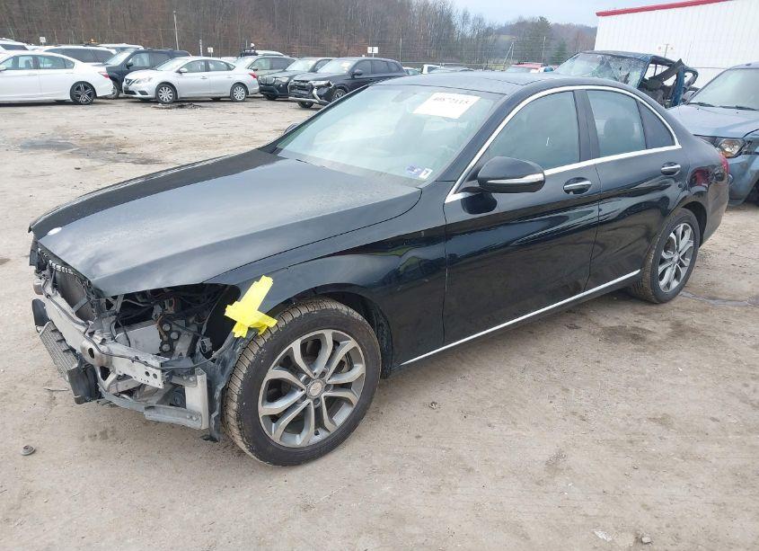 Photo 2 of 2015 Mercedes-benz C 300 4MATIC/LUXURY 4MATIC/SPORT 4MATIC (VIN 55SWF4KB6FU042146)