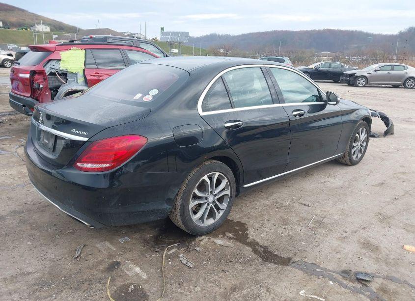 Photo 4 of 2015 Mercedes-benz C 300 4MATIC/LUXURY 4MATIC/SPORT 4MATIC (VIN 55SWF4KB6FU042146)