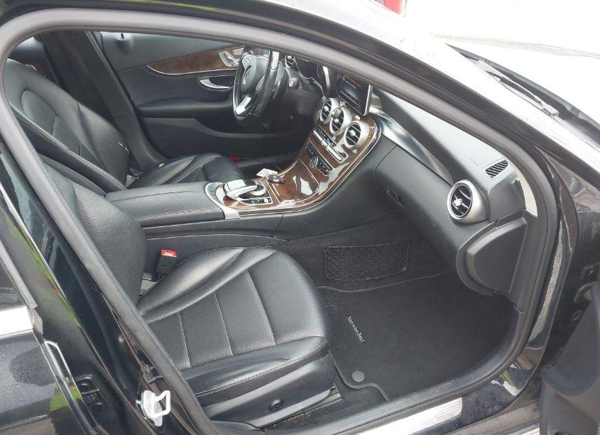 Photo 5 of 2015 Mercedes-benz C 300 4MATIC/LUXURY 4MATIC/SPORT 4MATIC (VIN 55SWF4KB6FU042146)