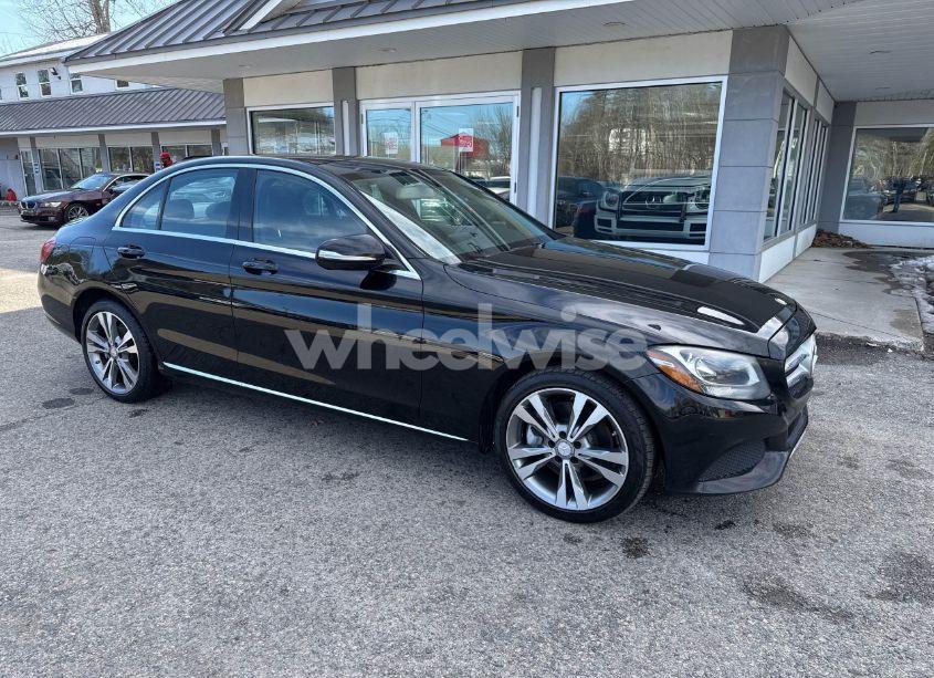 2015 Mercedes-benz C 300 4MATIC (VIN 55SWF4KB6FU080735) main photo