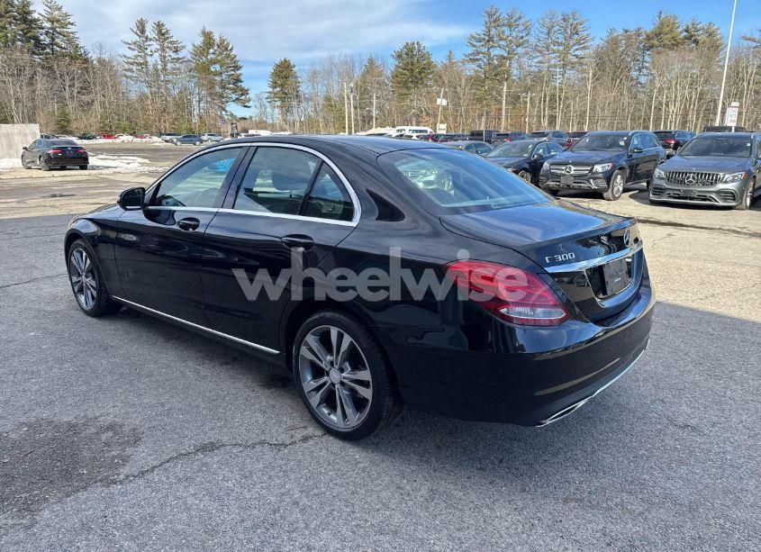 Photo 3 of 2015 Mercedes-benz C 300 4MATIC (VIN 55SWF4KB6FU080735)