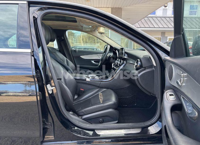Photo 5 of 2015 Mercedes-benz C 300 4MATIC (VIN 55SWF4KB6FU080735)