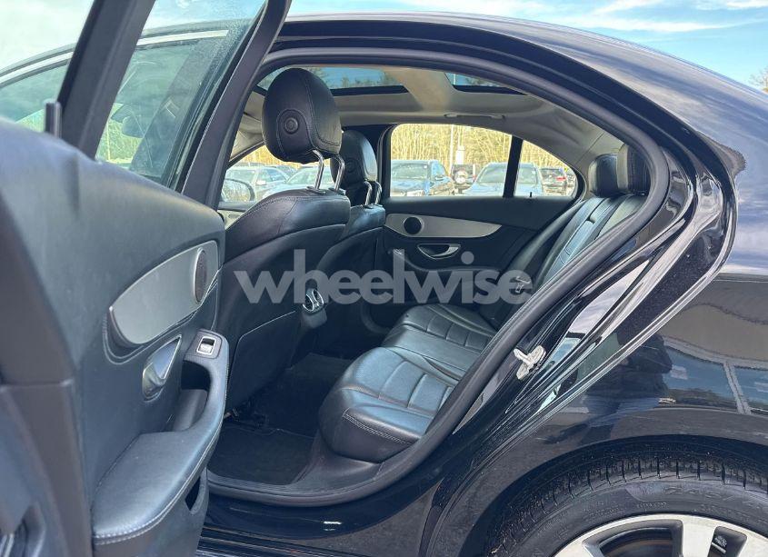 Photo 8 of 2015 Mercedes-benz C 300 4MATIC (VIN 55SWF4KB6FU080735)