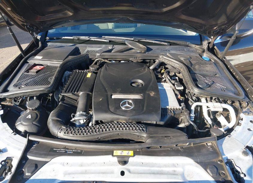 Photo 10 of 2015 Mercedes-benz C 300 4MATIC/LUXURY 4MATIC/SPORT 4MATIC (VIN 55SWF4KB6FU086440)