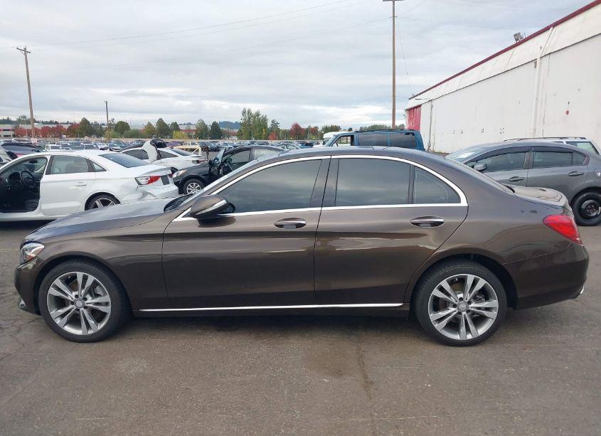 Photo 14 of 2015 Mercedes-benz C 300 4MATIC/LUXURY 4MATIC/SPORT 4MATIC (VIN 55SWF4KB6FU086440)