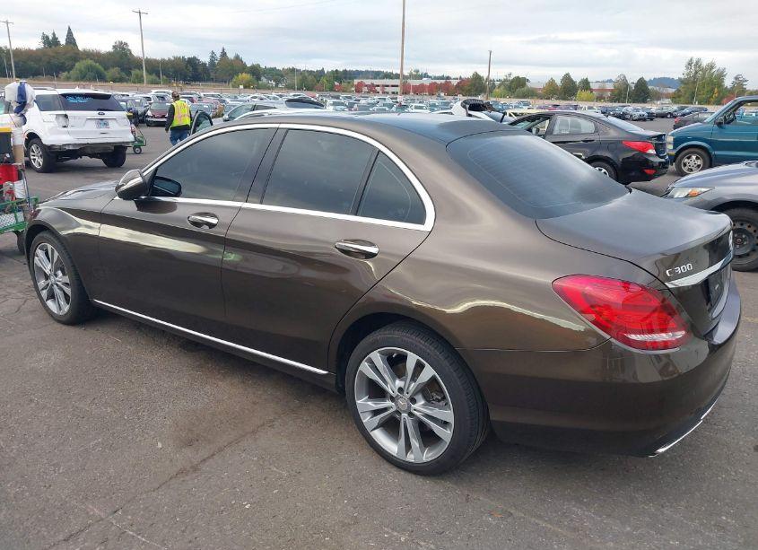 Photo 3 of 2015 Mercedes-benz C 300 4MATIC/LUXURY 4MATIC/SPORT 4MATIC (VIN 55SWF4KB6FU086440)