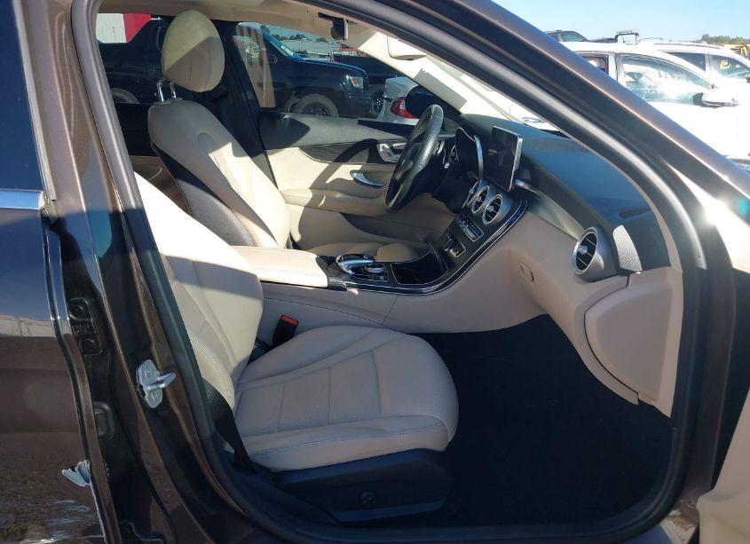 Photo 5 of 2015 Mercedes-benz C 300 4MATIC/LUXURY 4MATIC/SPORT 4MATIC (VIN 55SWF4KB6FU086440)