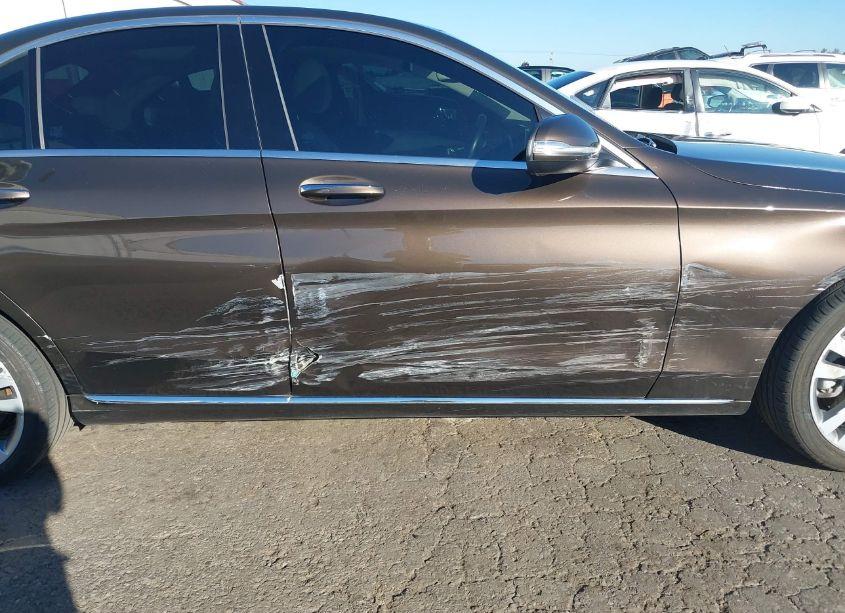 Photo 6 of 2015 Mercedes-benz C 300 4MATIC/LUXURY 4MATIC/SPORT 4MATIC (VIN 55SWF4KB6FU086440)