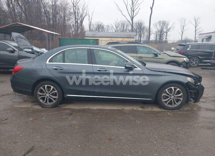 Photo 13 of 2016 Mercedes-benz C 300 4MATIC/LUXURY 4MATIC/SPORT 4MATIC (VIN 55SWF4KB6GU111841)