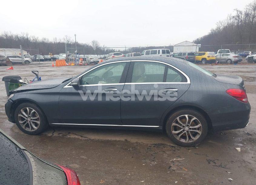 Photo 14 of 2016 Mercedes-benz C 300 4MATIC/LUXURY 4MATIC/SPORT 4MATIC (VIN 55SWF4KB6GU111841)