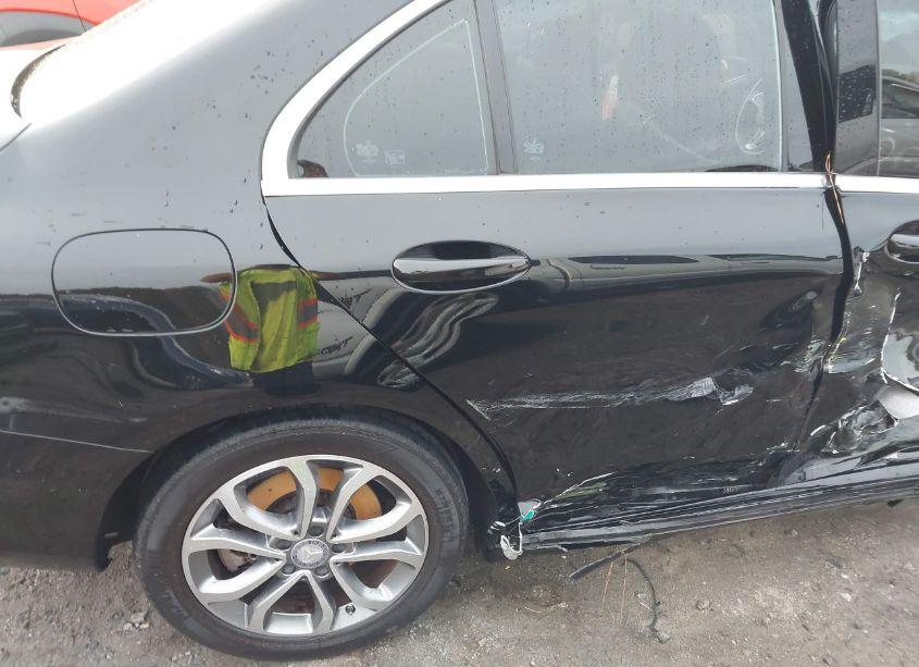 Photo 18 of 2016 Mercedes-benz C 300 4MATIC/LUXURY 4MATIC/SPORT 4MATIC (VIN 55SWF4KB6GU136352)