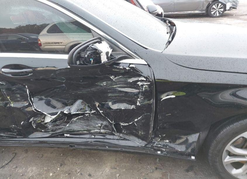 Photo 6 of 2016 Mercedes-benz C 300 4MATIC/LUXURY 4MATIC/SPORT 4MATIC (VIN 55SWF4KB6GU136352)