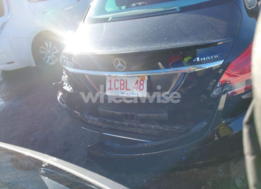 Photo 17 of 2016 Mercedes-benz C 300 4MATIC/LUXURY 4MATIC/SPORT 4MATIC (VIN 55SWF4KB6GU146430)