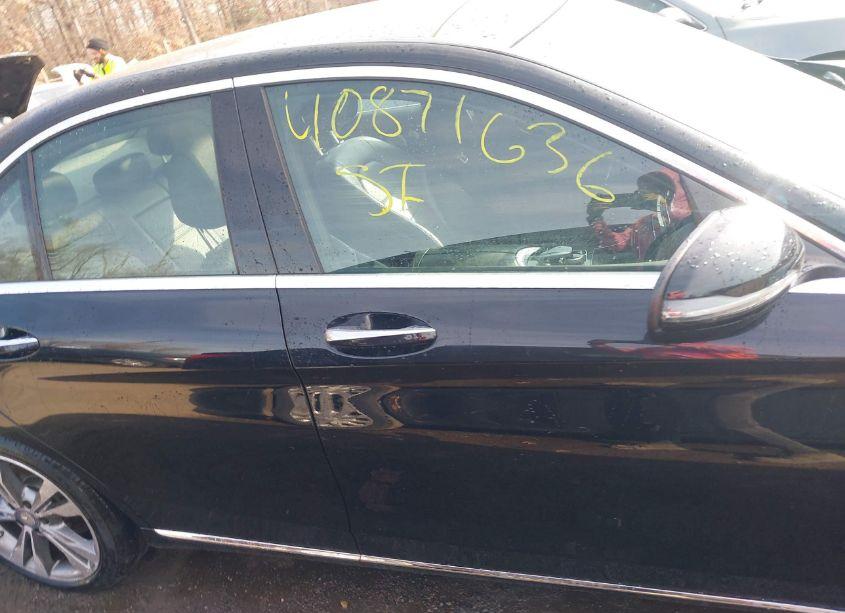 Photo 13 of 2016 Mercedes-benz C 300 4MATIC/LUXURY 4MATIC/SPORT 4MATIC (VIN 55SWF4KB6GU172235)