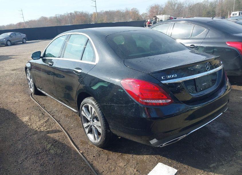 Photo 3 of 2016 Mercedes-benz C 300 4MATIC/LUXURY 4MATIC/SPORT 4MATIC (VIN 55SWF4KB6GU172235)