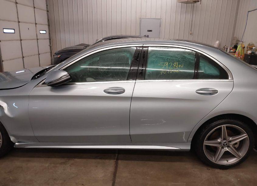 Photo 14 of 2017 Mercedes-benz C 300 4MATIC/LUXURY 4MATIC/SPORT 4MATIC (VIN 55SWF4KB6HU213433)