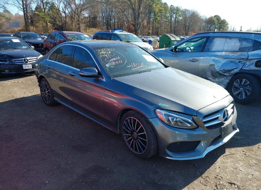 2018 Mercedes-benz C 300 4MATIC (VIN 55SWF4KB6JU238645) main photo