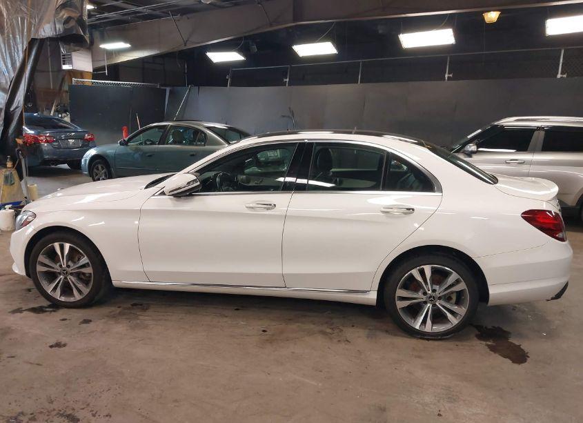 Photo 13 of 2018 Mercedes-benz C 300 4MATIC (VIN 55SWF4KB6JU281060)