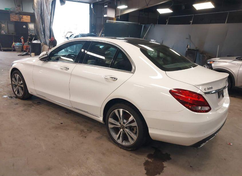 Photo 3 of 2018 Mercedes-benz C 300 4MATIC (VIN 55SWF4KB6JU281060)