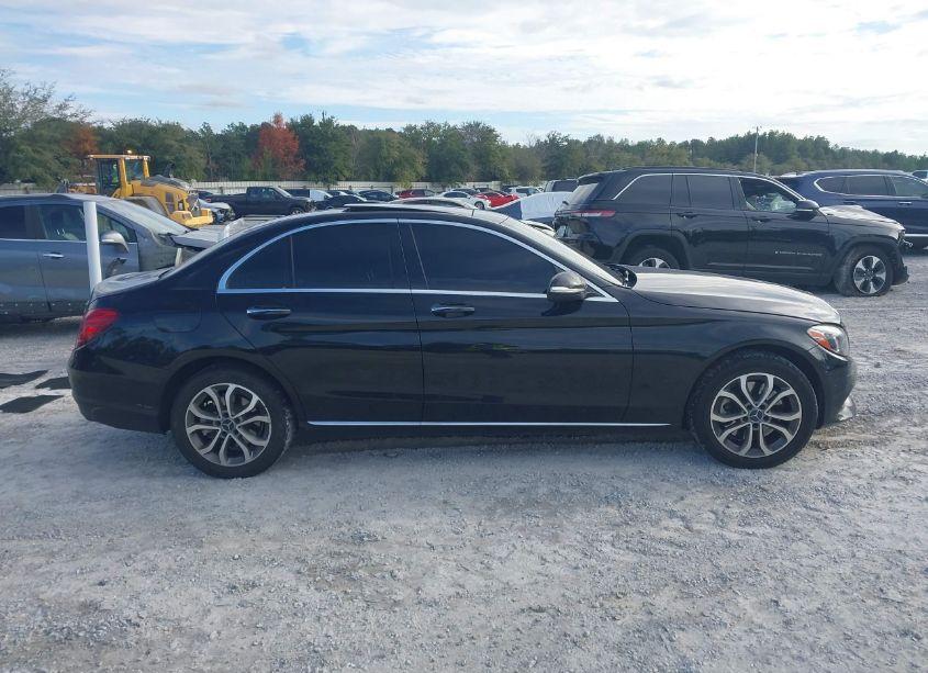 Photo 13 of 2015 Mercedes-benz C 300 4MATIC/LUXURY 4MATIC/SPORT 4MATIC (VIN 55SWF4KB7FU001086)