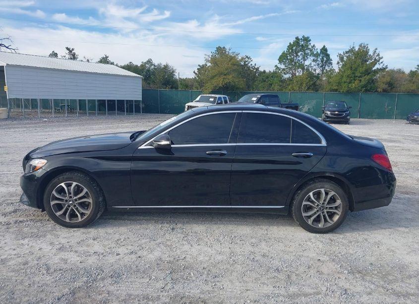 Photo 14 of 2015 Mercedes-benz C 300 4MATIC/LUXURY 4MATIC/SPORT 4MATIC (VIN 55SWF4KB7FU001086)