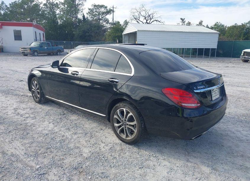 Photo 3 of 2015 Mercedes-benz C 300 4MATIC/LUXURY 4MATIC/SPORT 4MATIC (VIN 55SWF4KB7FU001086)