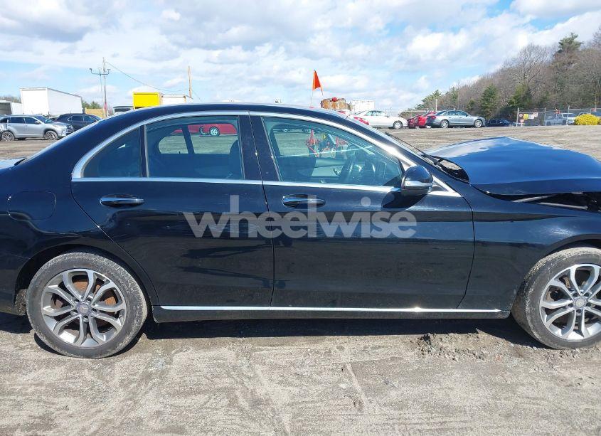 Photo 13 of 2015 Mercedes-benz C 300 4MATIC/LUXURY 4MATIC/SPORT 4MATIC (VIN 55SWF4KB7FU002464)