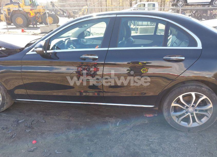 Photo 14 of 2015 Mercedes-benz C 300 4MATIC/LUXURY 4MATIC/SPORT 4MATIC (VIN 55SWF4KB7FU002464)