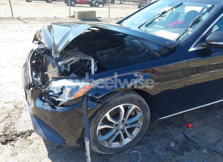 Photo 17 of 2015 Mercedes-benz C 300 4MATIC/LUXURY 4MATIC/SPORT 4MATIC (VIN 55SWF4KB7FU002464)