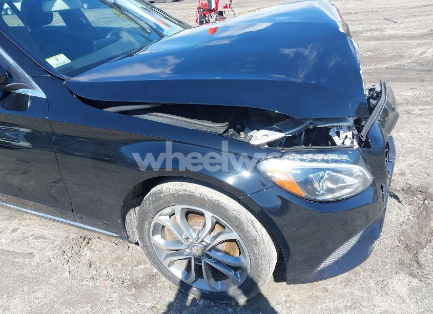 Photo 18 of 2015 Mercedes-benz C 300 4MATIC/LUXURY 4MATIC/SPORT 4MATIC (VIN 55SWF4KB7FU002464)