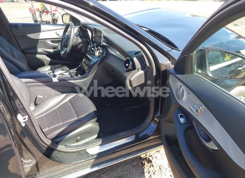 Photo 5 of 2015 Mercedes-benz C 300 4MATIC/LUXURY 4MATIC/SPORT 4MATIC (VIN 55SWF4KB7FU002464)