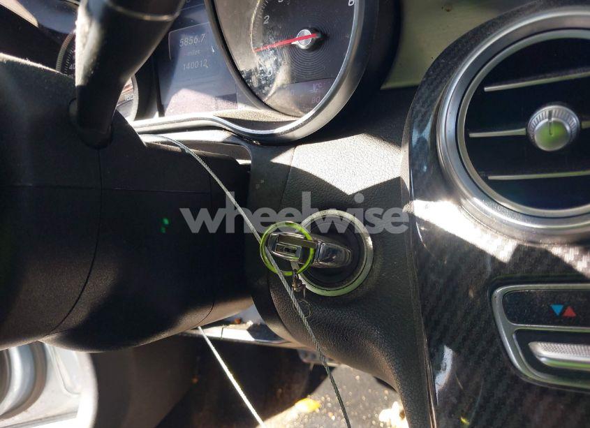 Photo 11 of 2015 Mercedes-benz C 300 4MATIC/LUXURY 4MATIC/SPORT 4MATIC (VIN 55SWF4KB7FU008412)