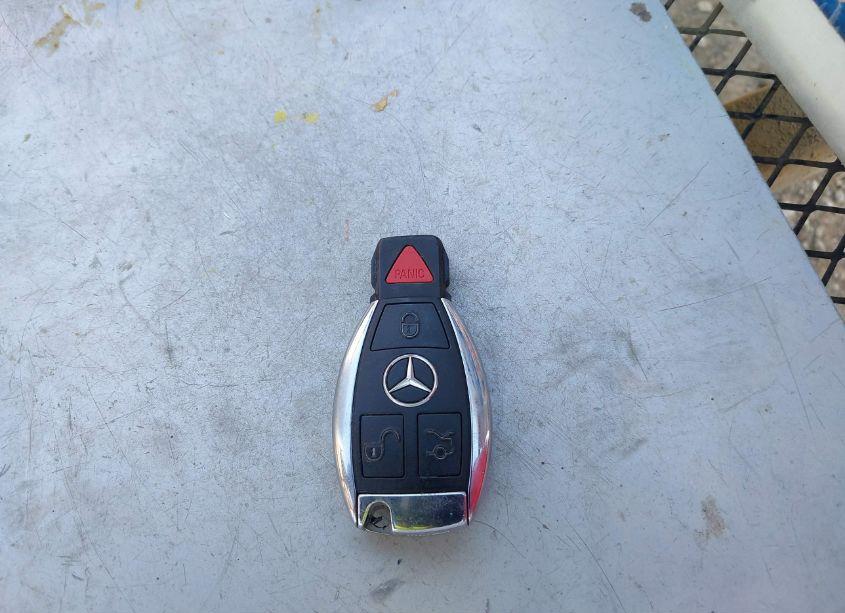 Photo 11 of 2015 Mercedes-benz C 300 4MATIC/LUXURY 4MATIC/SPORT 4MATIC (VIN 55SWF4KB7FU011648)