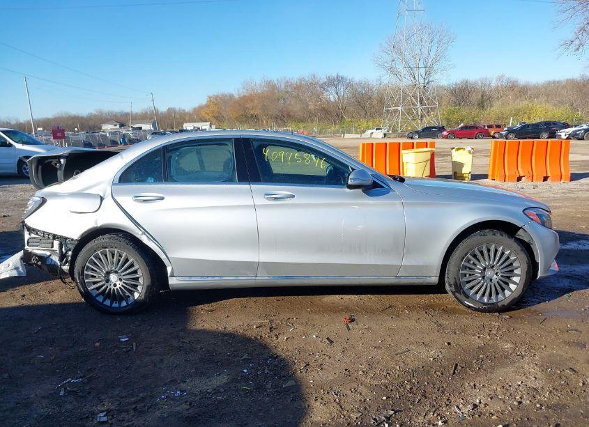 Photo 13 of 2015 Mercedes-benz C 300 4MATIC/LUXURY 4MATIC/SPORT 4MATIC (VIN 55SWF4KB7FU011648)