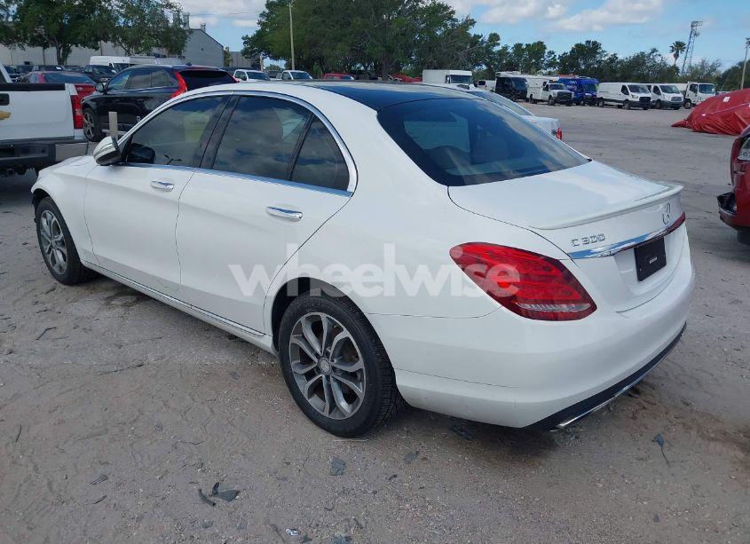 Photo 3 of 2015 Mercedes-benz C 300 4MATIC/LUXURY 4MATIC/SPORT 4MATIC (VIN 55SWF4KB7FU022875)