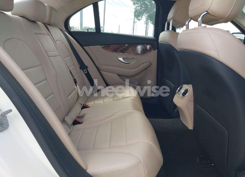 Photo 8 of 2015 Mercedes-benz C 300 4MATIC/LUXURY 4MATIC/SPORT 4MATIC (VIN 55SWF4KB7FU022875)