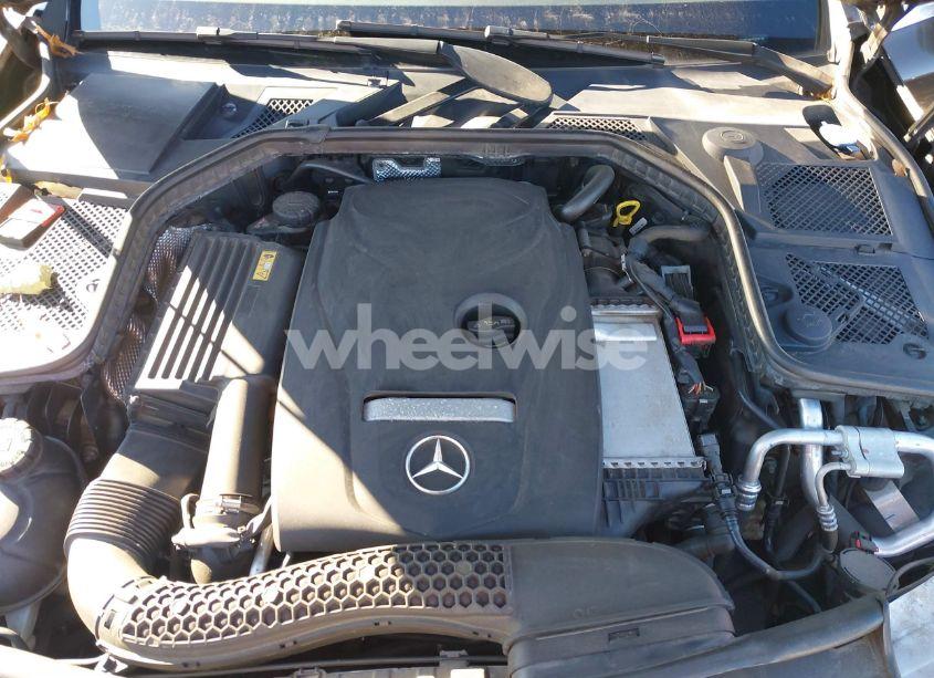 Photo 10 of 2015 Mercedes-benz C 300 4MATIC/LUXURY 4MATIC/SPORT 4MATIC (VIN 55SWF4KB7FU029793)