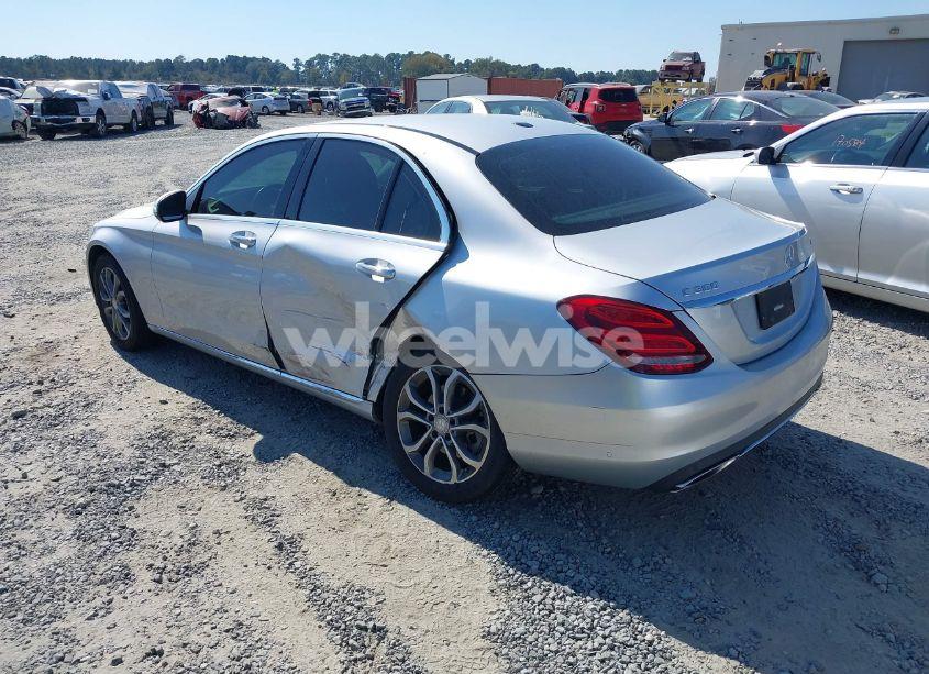 Photo 3 of 2015 Mercedes-benz C 300 4MATIC/LUXURY 4MATIC/SPORT 4MATIC (VIN 55SWF4KB7FU033147)