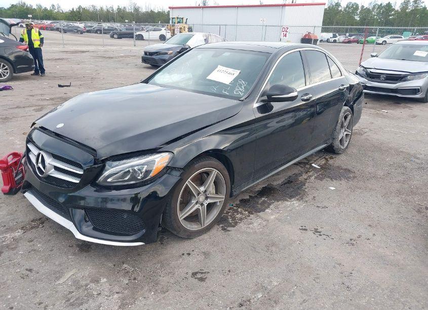 Photo 2 of 2015 Mercedes-benz C 300 4MATIC/LUXURY 4MATIC/SPORT 4MATIC (VIN 55SWF4KB7FU048828)