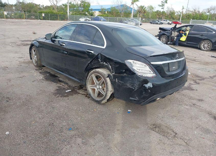 Photo 3 of 2015 Mercedes-benz C 300 4MATIC/LUXURY 4MATIC/SPORT 4MATIC (VIN 55SWF4KB7FU048828)