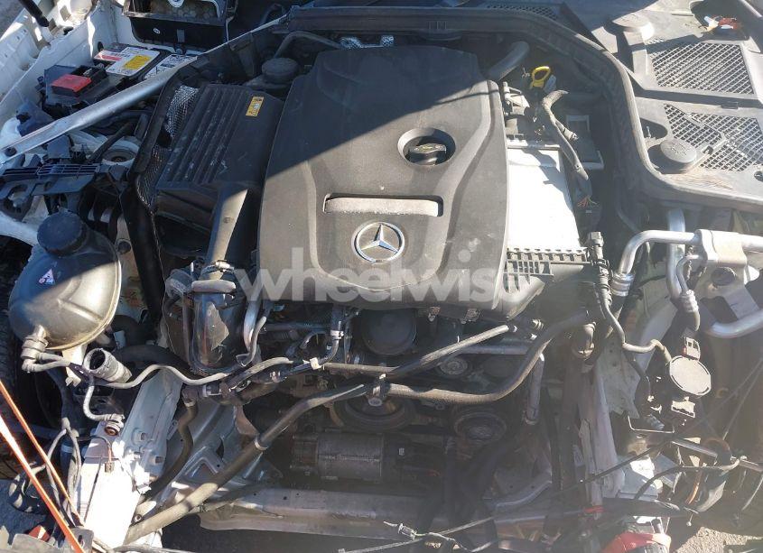 Photo 10 of 2015 Mercedes-benz C 300 4MATIC/LUXURY 4MATIC/SPORT 4MATIC (VIN 55SWF4KB7FU093266)