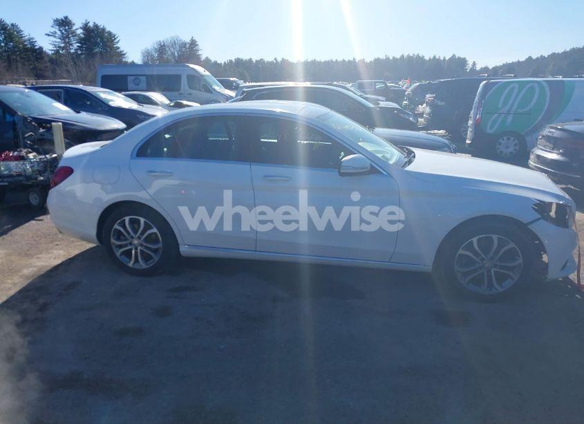 Photo 13 of 2015 Mercedes-benz C 300 4MATIC/LUXURY 4MATIC/SPORT 4MATIC (VIN 55SWF4KB7FU093266)