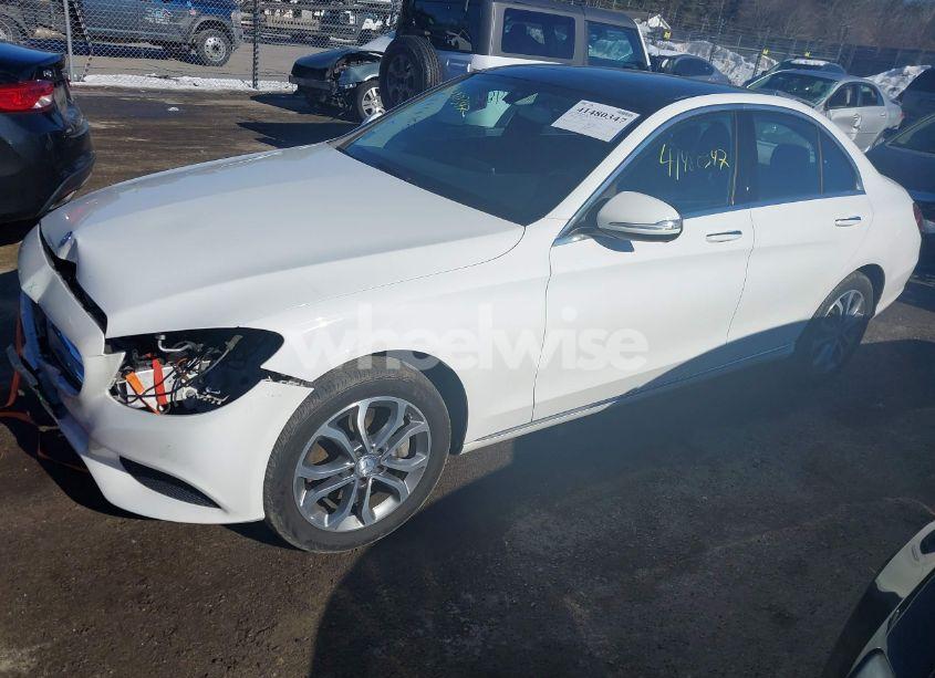 Photo 2 of 2015 Mercedes-benz C 300 4MATIC/LUXURY 4MATIC/SPORT 4MATIC (VIN 55SWF4KB7FU093266)