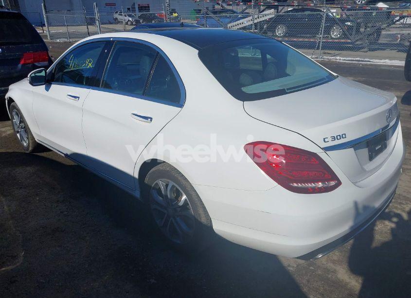 Photo 3 of 2015 Mercedes-benz C 300 4MATIC/LUXURY 4MATIC/SPORT 4MATIC (VIN 55SWF4KB7FU093266)