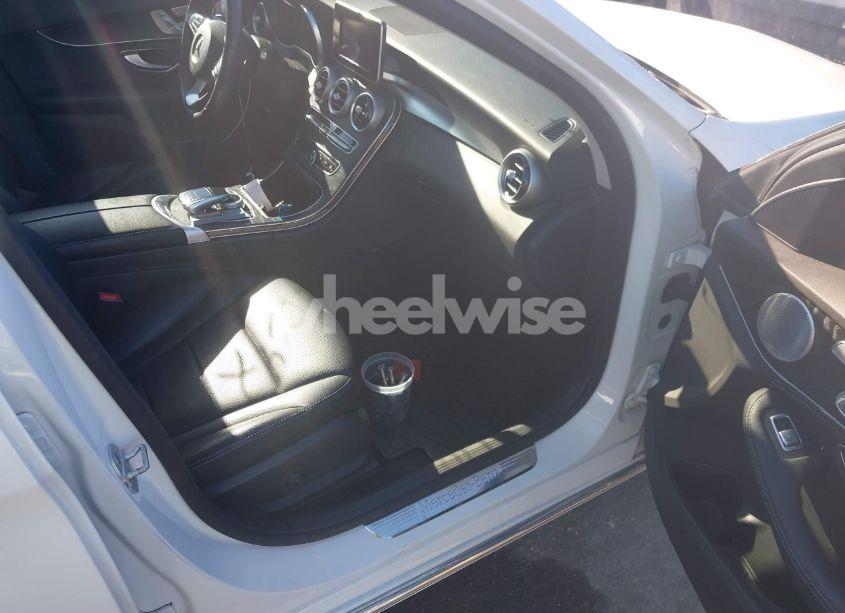 Photo 5 of 2015 Mercedes-benz C 300 4MATIC/LUXURY 4MATIC/SPORT 4MATIC (VIN 55SWF4KB7FU093266)