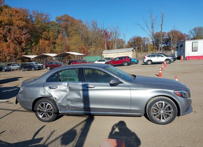 Photo 13 of 2016 Mercedes-benz C 300 4MATIC/LUXURY 4MATIC/SPORT 4MATIC (VIN 55SWF4KB7GU109922)