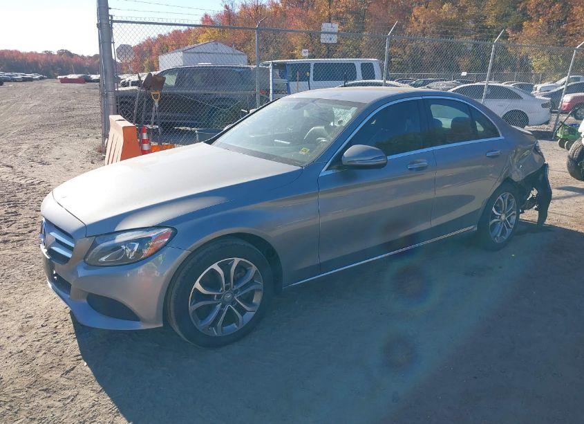 Photo 2 of 2016 Mercedes-benz C 300 4MATIC/LUXURY 4MATIC/SPORT 4MATIC (VIN 55SWF4KB7GU109922)