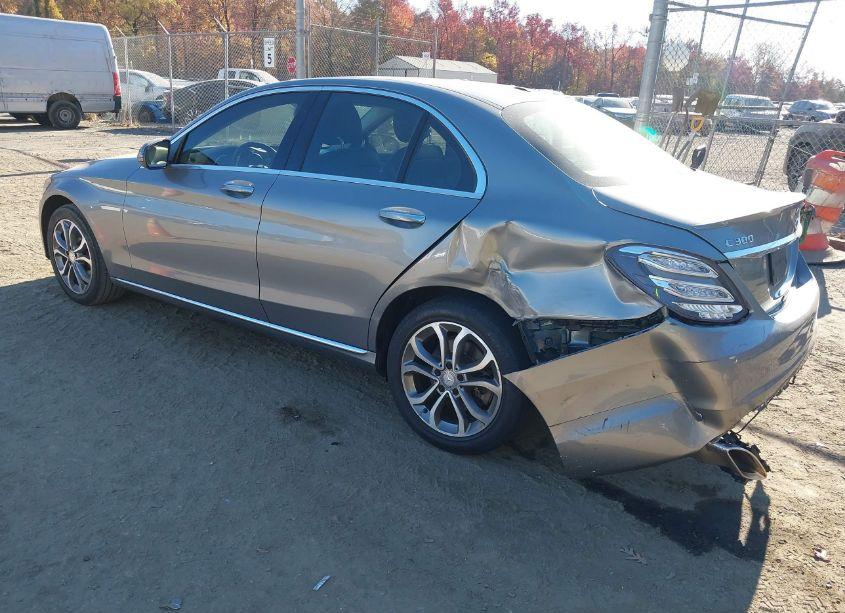 Photo 3 of 2016 Mercedes-benz C 300 4MATIC/LUXURY 4MATIC/SPORT 4MATIC (VIN 55SWF4KB7GU109922)